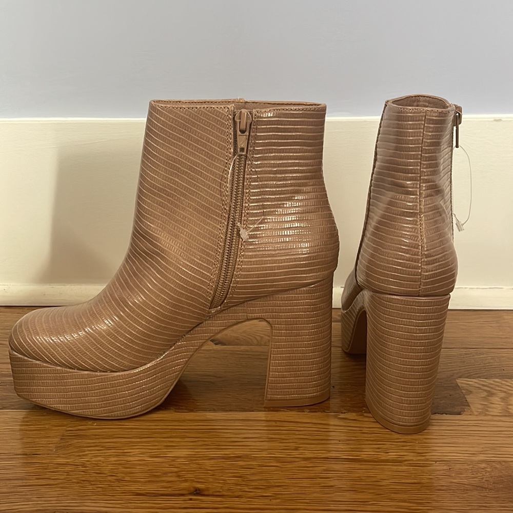 Never worn Chinese laundry Parkside heeled boots/booties